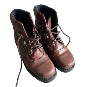 Vintage  Leather Sorel Boots!​